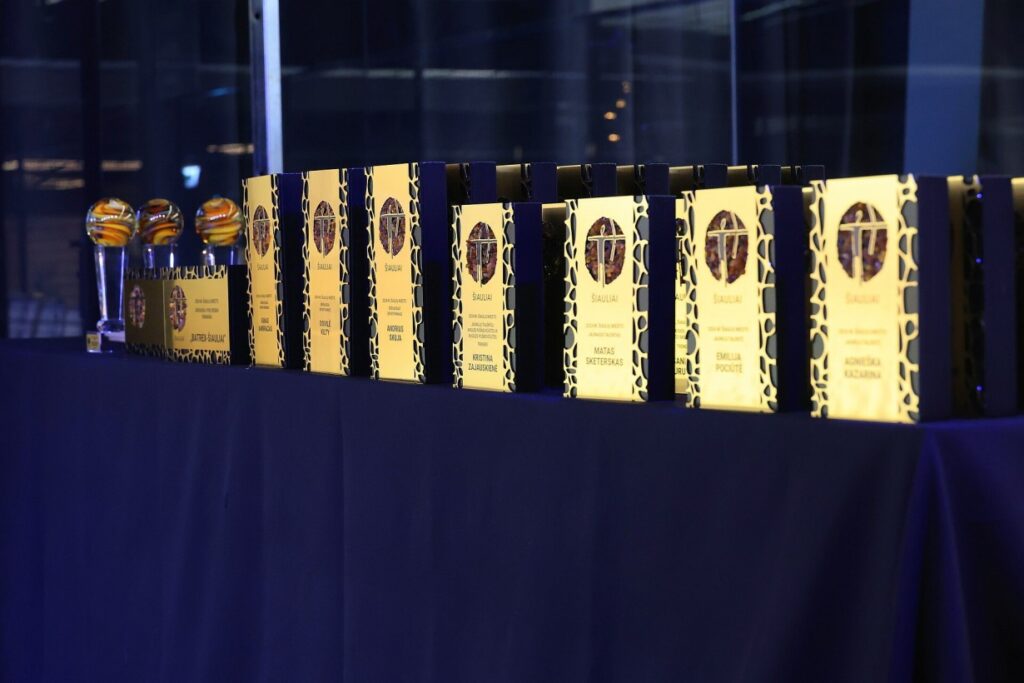Naujuose padelio namuose vyko iškilmingas Šiaulių miesto sporto apdovanojimų vakaras