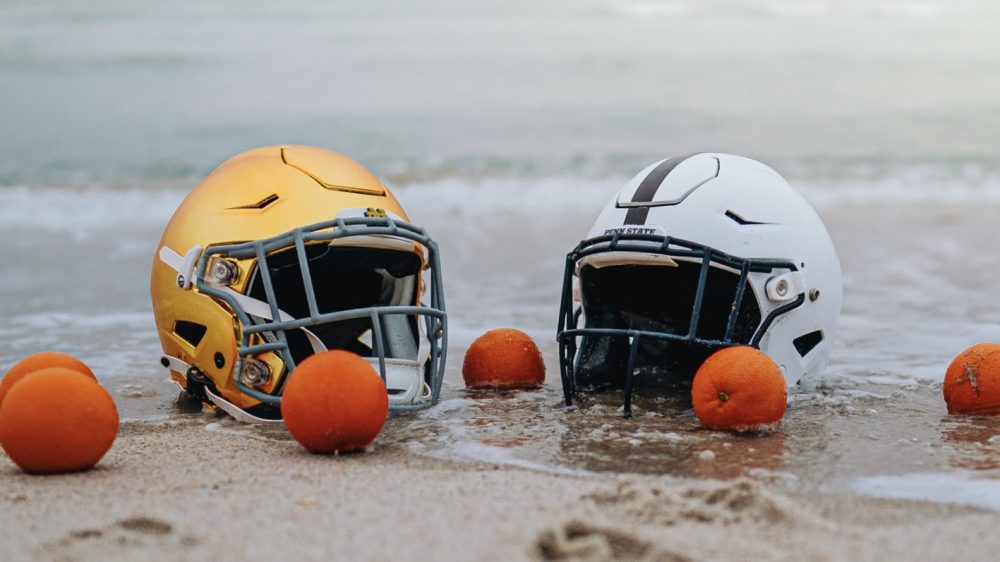 Kolegijos futbolo atkrintamųjų varžybų pusfinalis / „Orange Bowl“ uniformos peržiūra