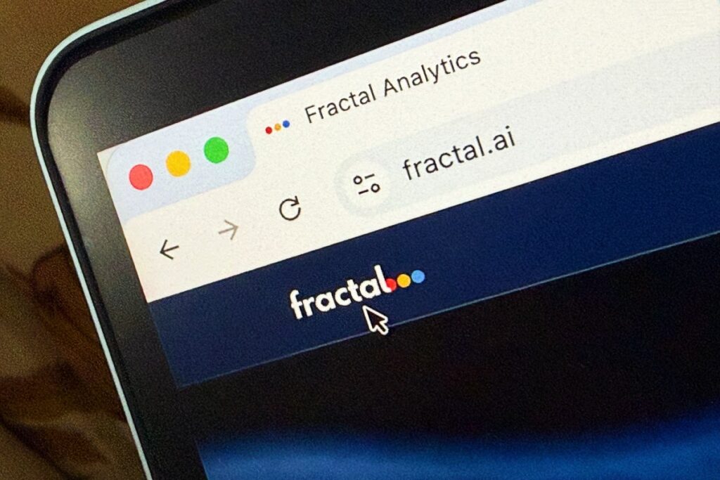 „Fractal Analytics“ prislopintas IPO debiutas rodo nuolatines AI baimes Indijoje