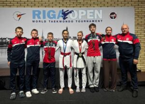 Radviliškio taekwondo atletai Rygoje iškovojo keturis medalius ir tapo stipriausiu