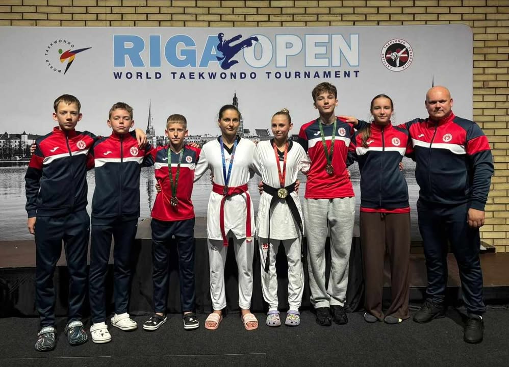 Radviliškio taekwondo atletai Rygoje iškovojo keturis medalius ir tapo stipriausiu